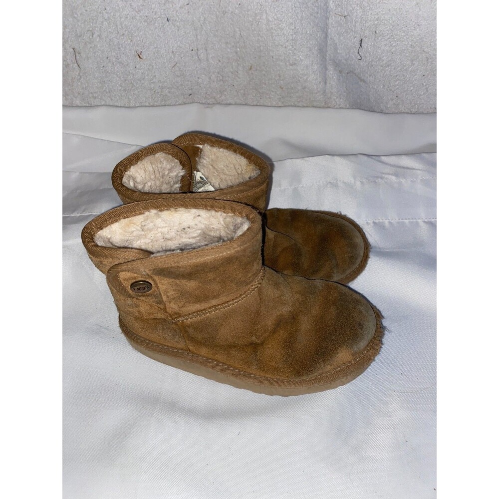 UGG Australia Toddler Chestnut Brown Sheepskin Short Winter Snow Boots Size 1